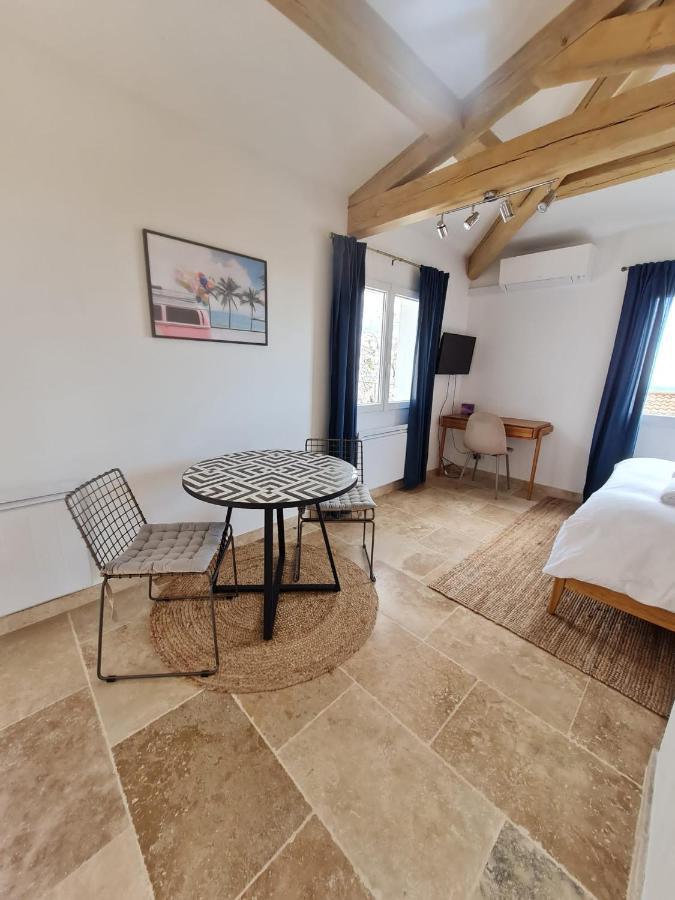 Adorable Maison Independante 30M2 Avec Piscine En Saison カブリ エクステリア 写真