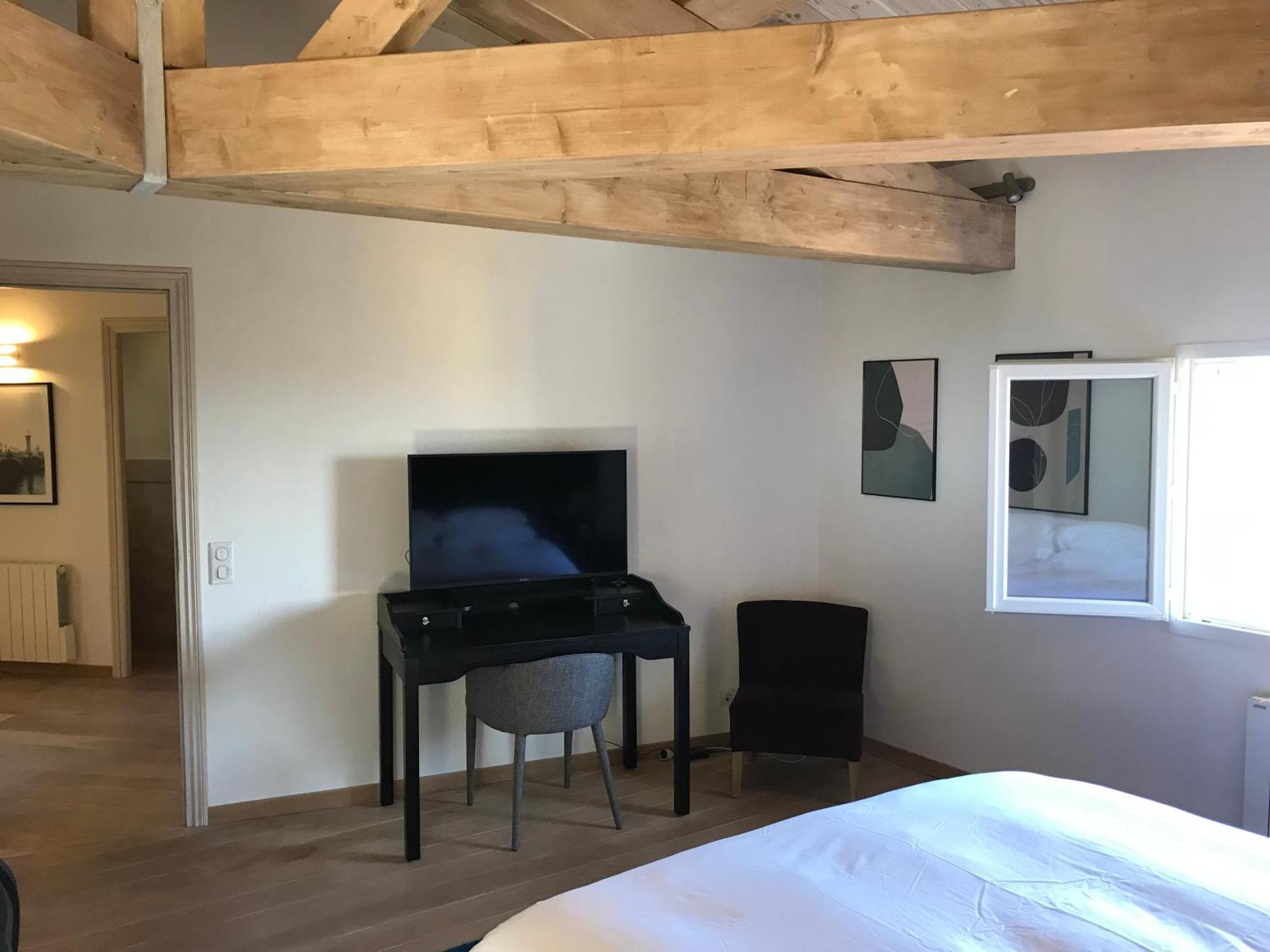 Adorable Maison Independante 30M2 Avec Piscine En Saison カブリ 部屋 写真