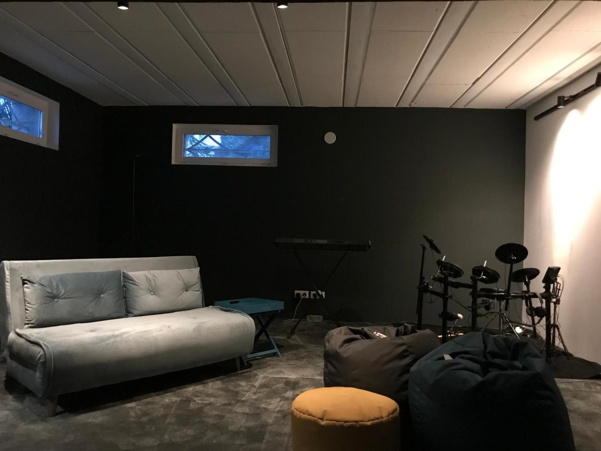 Adorable Maison Independante 30M2 Avec Piscine En Saison カブリ 部屋 写真